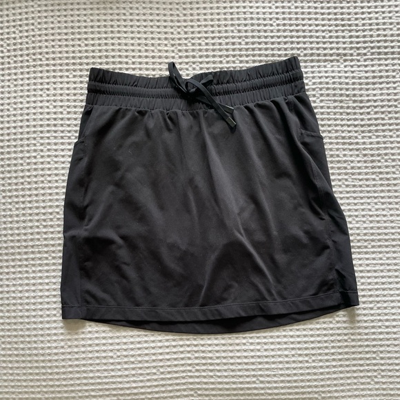 Athleta Excursion Hybrid Exercise Tennis Skort Black Small Tall ST UPF 50 - Picture 5 of 9